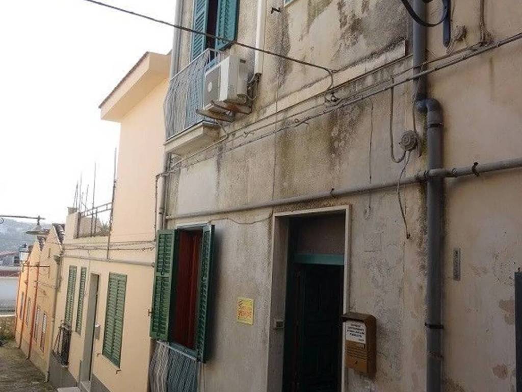 intera palazzina in vendita a Modica in zona Modica Alta