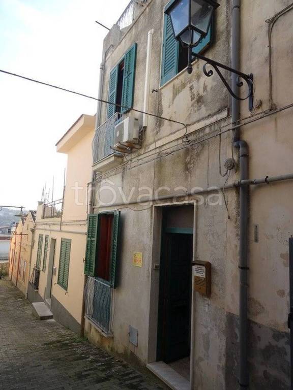 casa indipendente in vendita a Modica in zona Modica Alta
