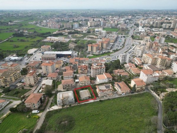 terreno edificabile in vendita a Modica in zona Sacro Cuore