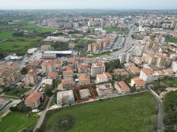 terreno edificabile in vendita a Modica in zona Sacro Cuore