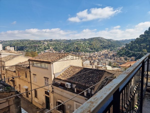 appartamento in vendita a Modica in zona Modica Alta
