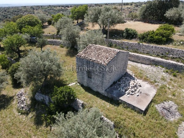 casa indipendente in vendita a Modica in zona Frigintini