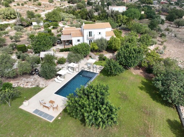 casa indipendente in vendita a Modica