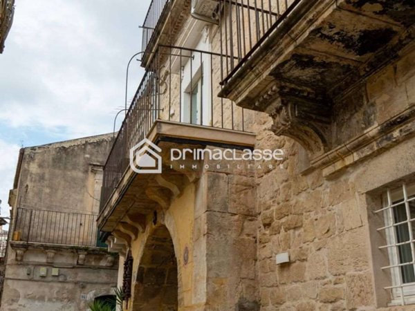 casa indipendente in vendita a Modica