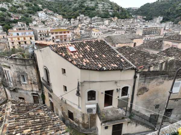 casa indipendente in vendita a Modica in zona Modica Bassa