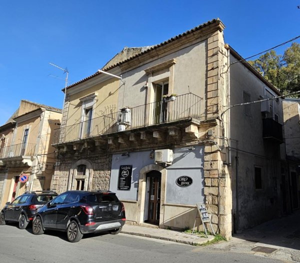 casa indipendente in vendita a Modica