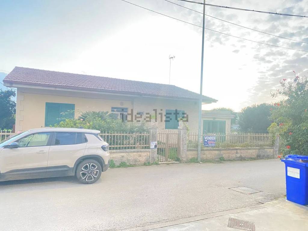 casa indipendente in vendita a Modica