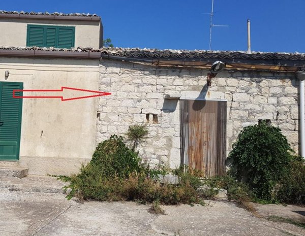 casa indipendente in vendita a Modica