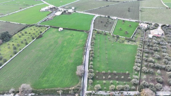 casa indipendente in vendita a Modica