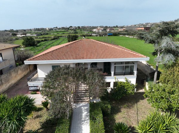 casa indipendente in vendita a Modica in zona Sacro Cuore