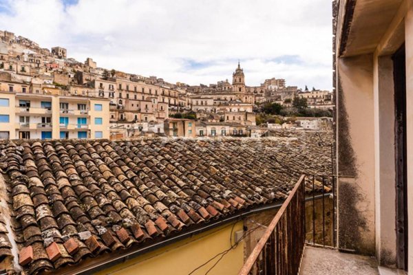 casa indipendente in vendita a Modica in zona Modica Bassa
