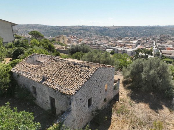 casa indipendente in vendita a Modica in zona Modica Alta