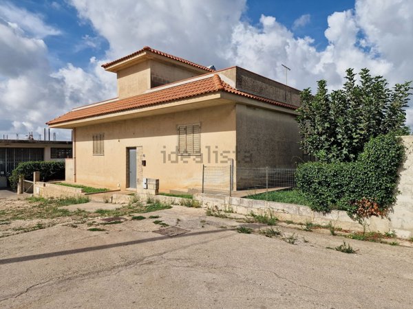 casa indipendente in vendita a Modica