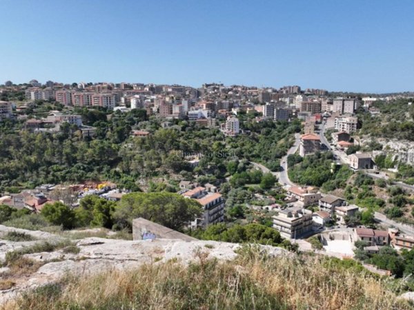 casa indipendente in vendita a Modica in zona Modica Bassa