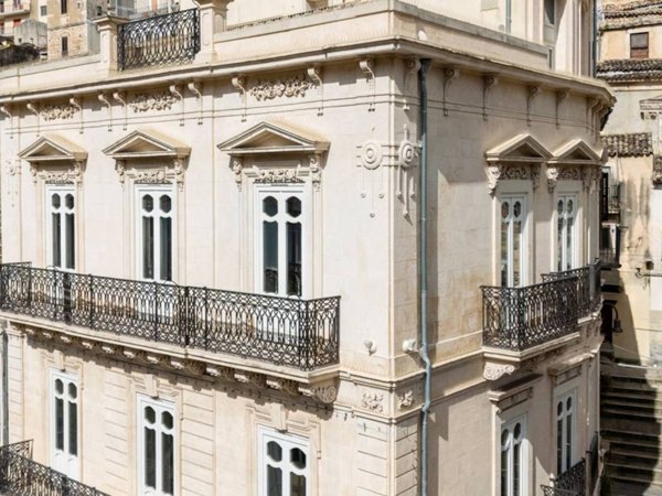 intera palazzina in vendita a Modica in zona Modica Bassa