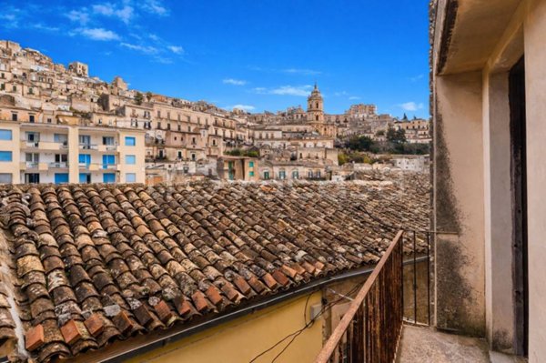casa indipendente in vendita a Modica in zona Modica Bassa