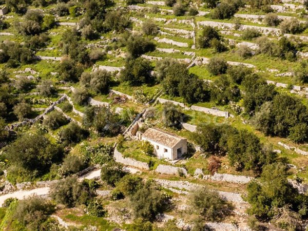 casa indipendente in vendita a Modica