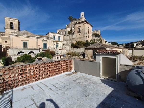 casa indipendente in vendita a Modica