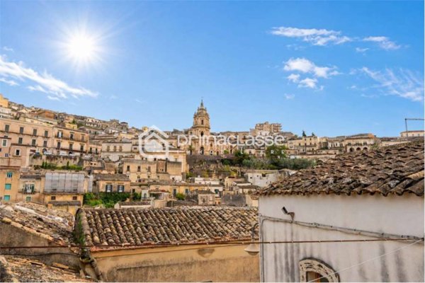 casa indipendente in vendita a Modica