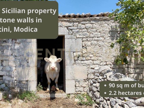 casa indipendente in vendita a Modica in zona Modica Alta