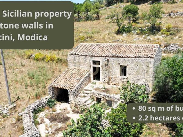 casa indipendente in vendita a Modica in zona Modica Alta