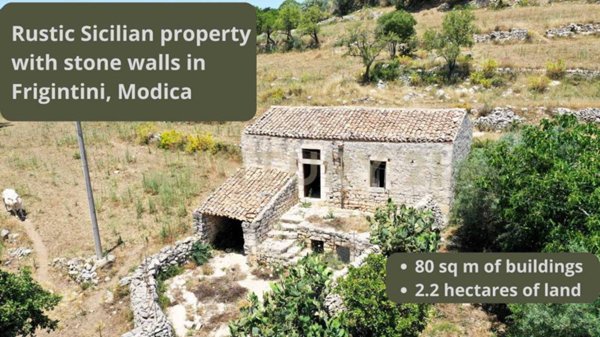 casa indipendente in vendita a Modica in zona Frigintini