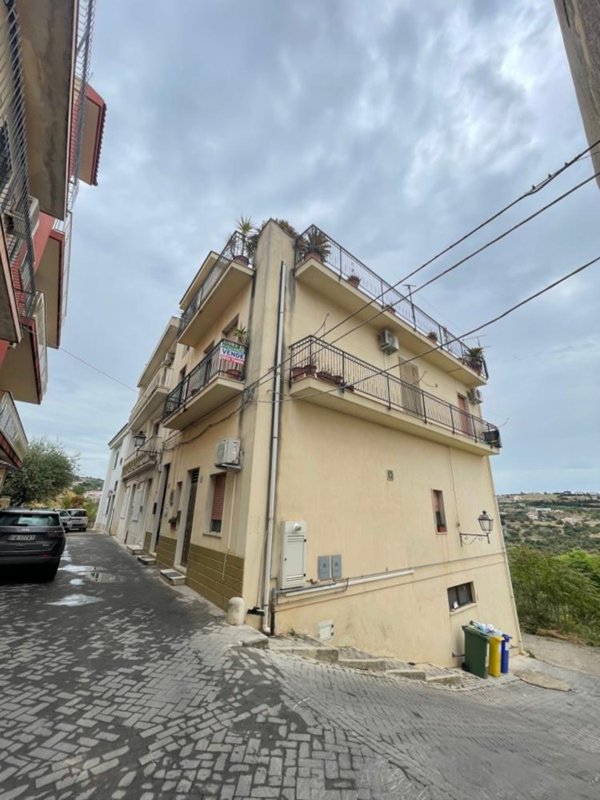 casa indipendente in vendita a Modica in zona Modica Alta