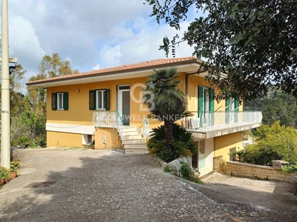 casa indipendente in vendita a Modica in zona Sacro Cuore