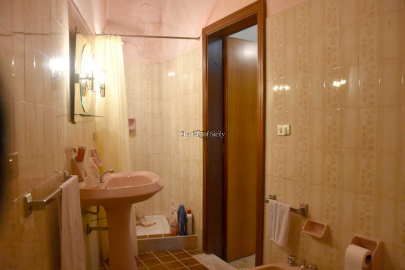 casa indipendente in vendita a Modica in zona Modica Bassa