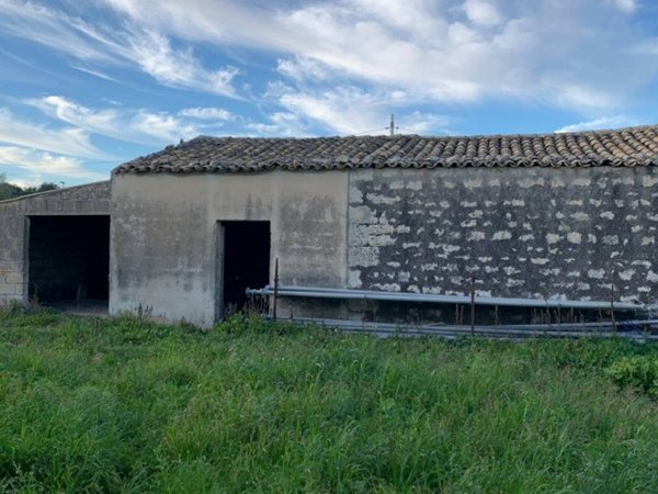 casa indipendente in vendita a Modica in zona Frigintini