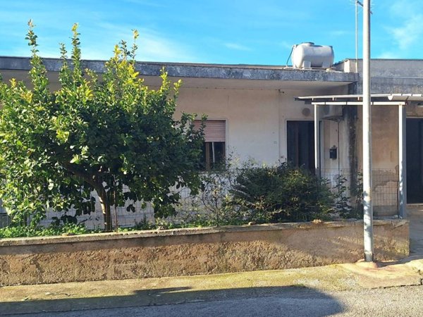 casa indipendente in vendita a Modica in zona Frigintini