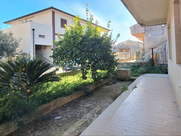 casa indipendente in vendita a Modica in zona Frigintini
