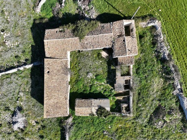 casa indipendente in vendita a Modica