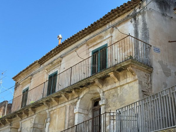 casa indipendente in vendita a Modica in zona Modica Bassa