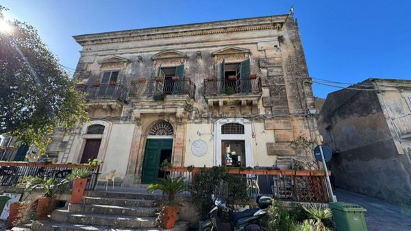 casa indipendente in vendita a Modica in zona Modica Alta