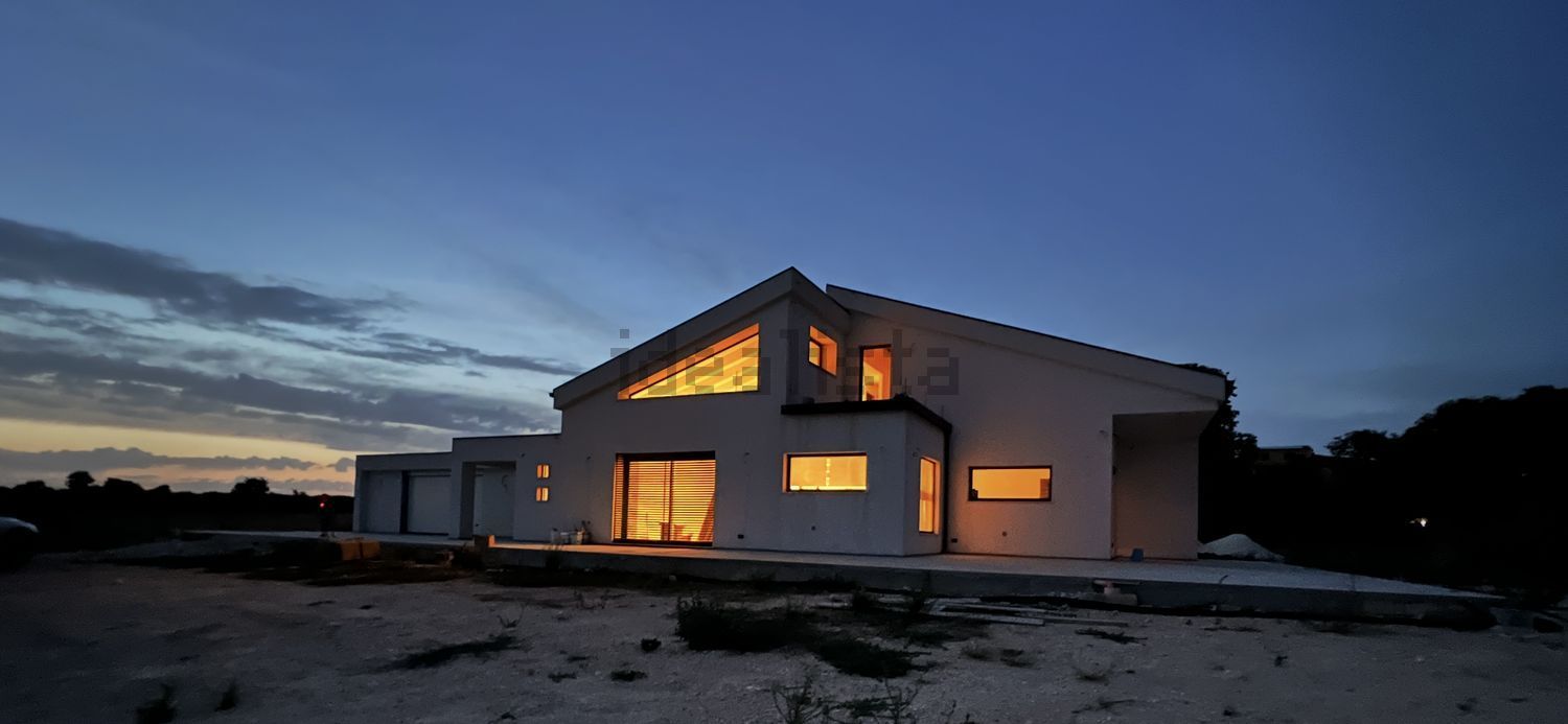 casa indipendente in vendita a Modica