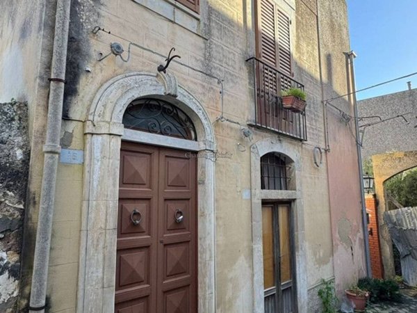casa indipendente in vendita a Modica in zona Modica Alta