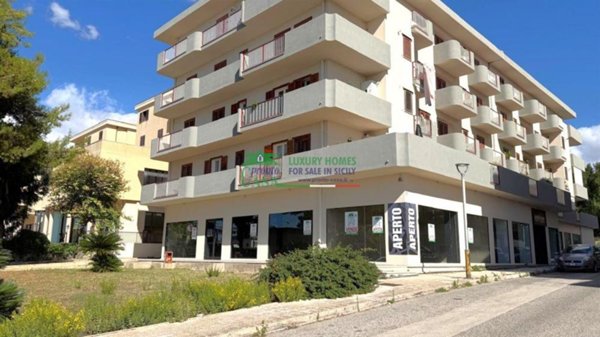 locale commerciale in vendita a Modica in zona Sacro Cuore