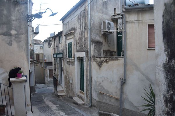 casa indipendente in vendita a Modica in zona Modica Bassa