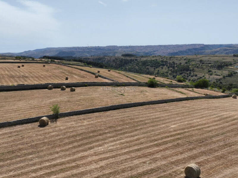 casa indipendente in vendita a Modica