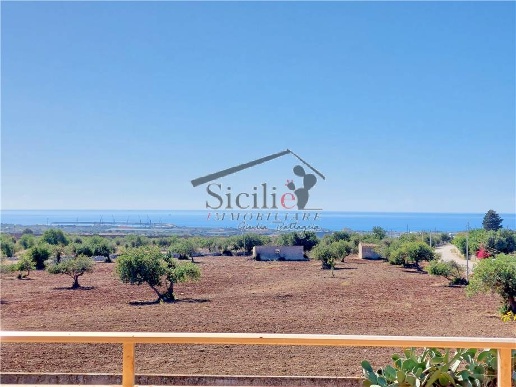 casa indipendente in vendita a Modica