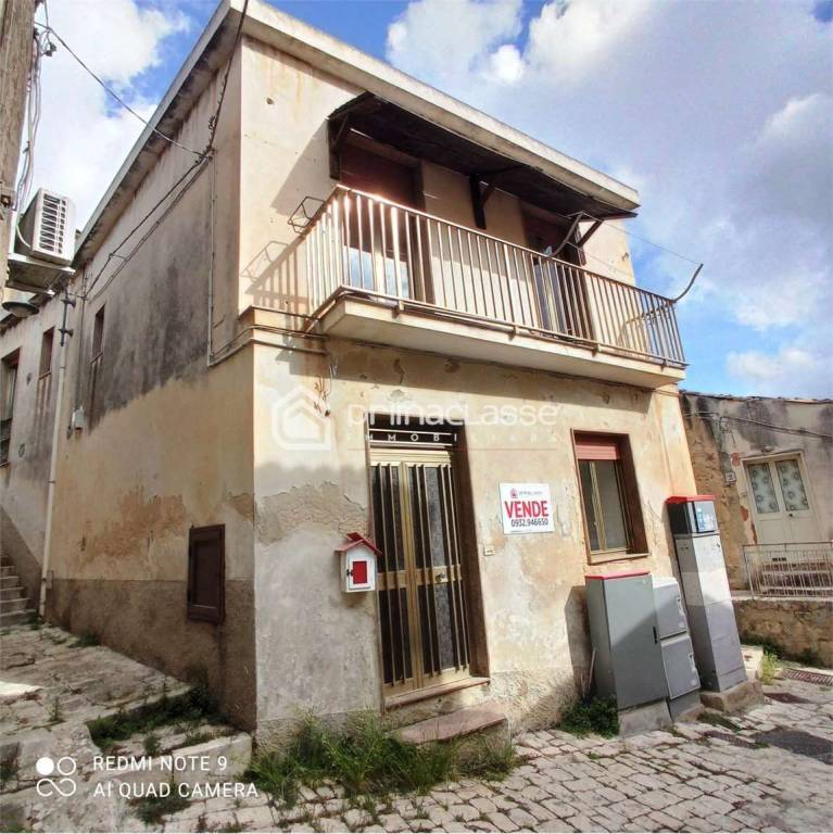 casa indipendente in vendita a Modica