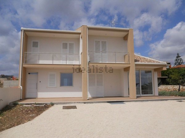 casa indipendente in vendita a Modica