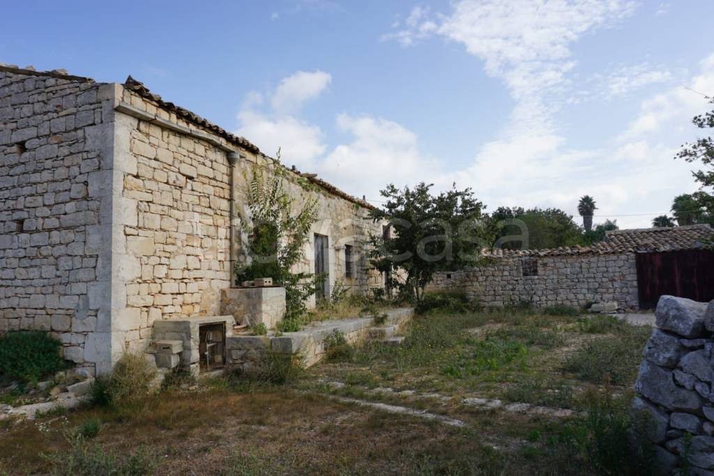 casa indipendente in vendita a Modica