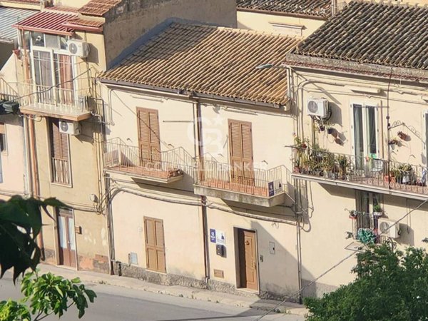casa indipendente in vendita a Modica in zona Modica Bassa