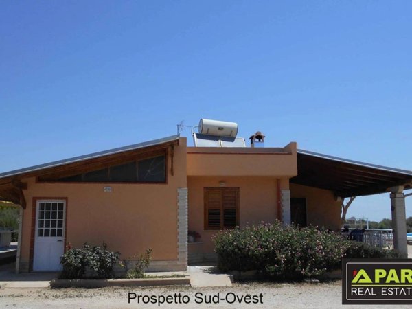 casa indipendente in vendita a Modica