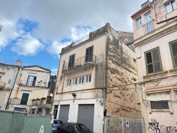 casa indipendente in vendita a Modica