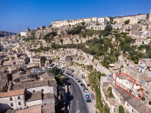 casa indipendente in vendita a Modica in zona Modica Bassa