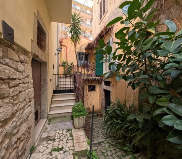 casa indipendente in vendita a Modica in zona Modica Bassa