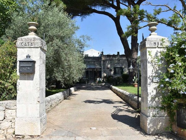 casa indipendente in vendita a Modica in zona Frigintini
